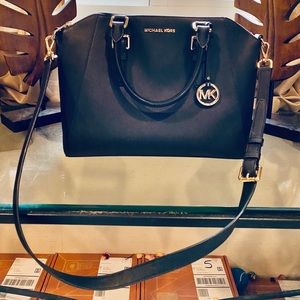 Michael Kors Tote - Medium Size